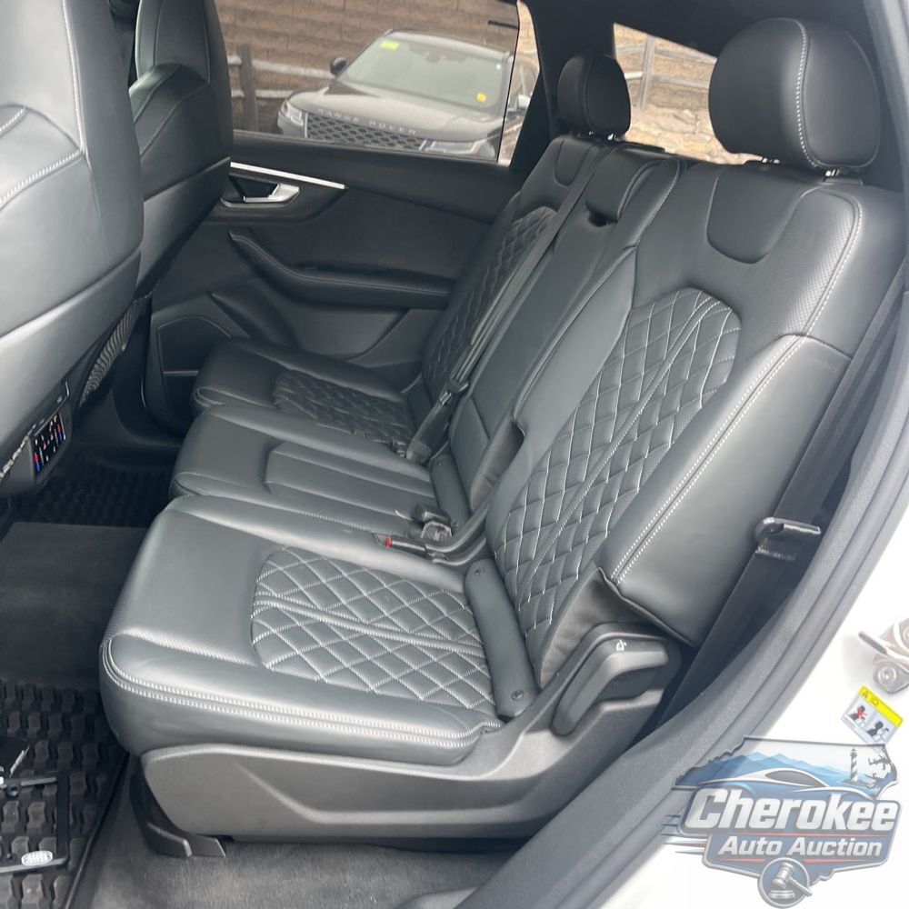 2023 Audi SQ7 Premium Plus