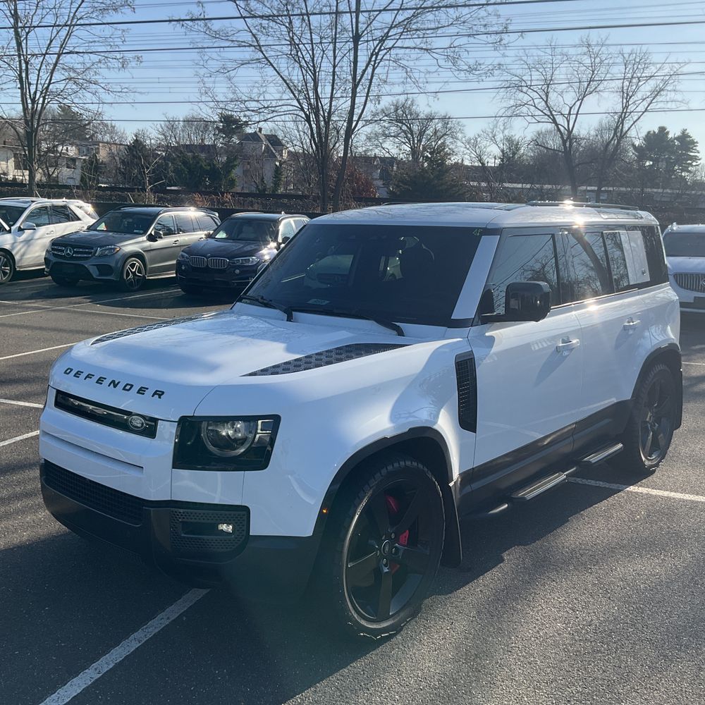 2023 Land Rover Defender 110 SE