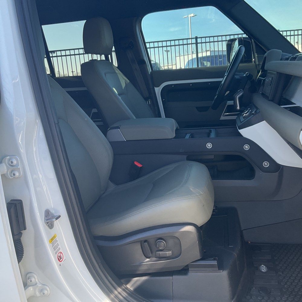 2023 Land Rover Defender 110 SE