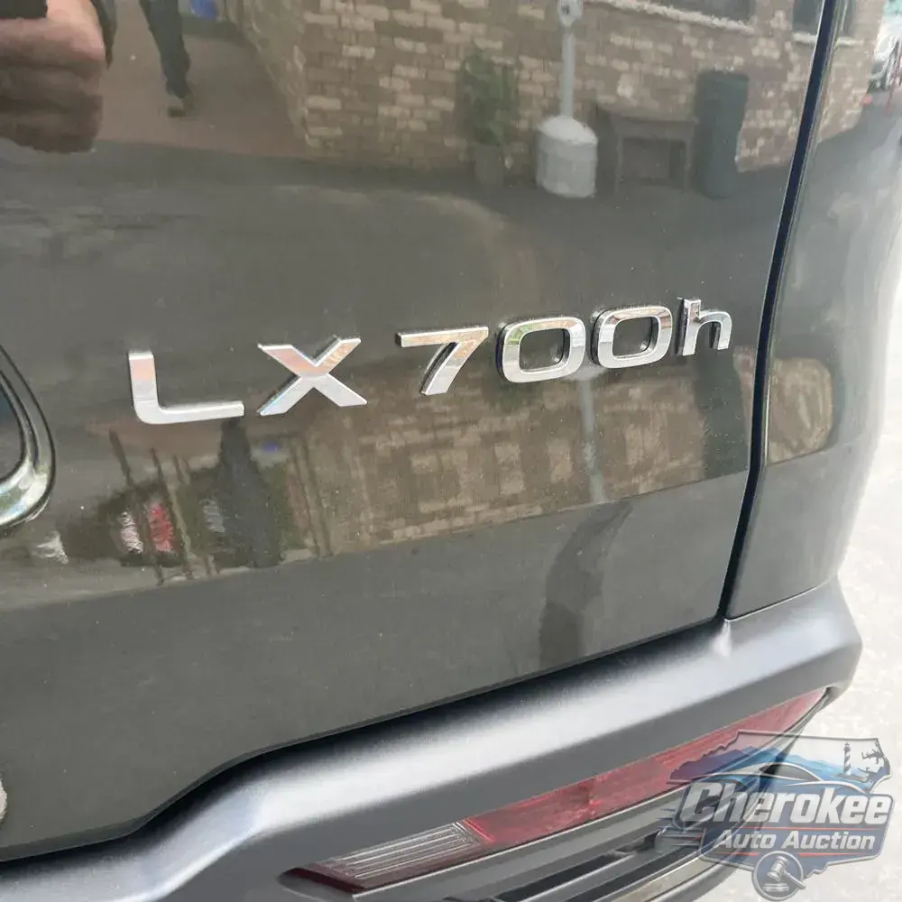 2025 Lexus LX 700h Overtrail