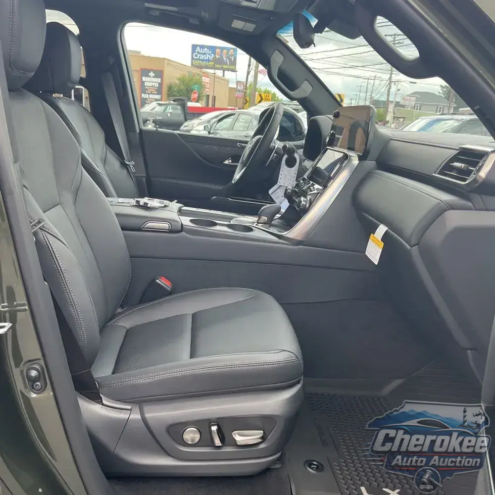 2025 Lexus LX 700h Overtrail