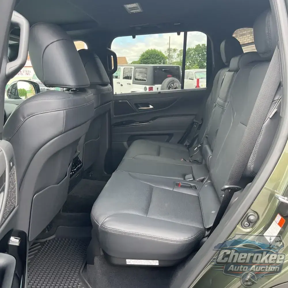 2025 Lexus LX 700h Overtrail