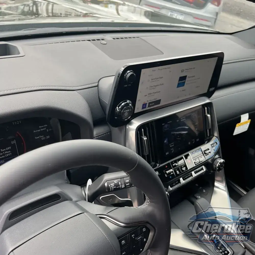 2025 Lexus LX 700h Overtrail