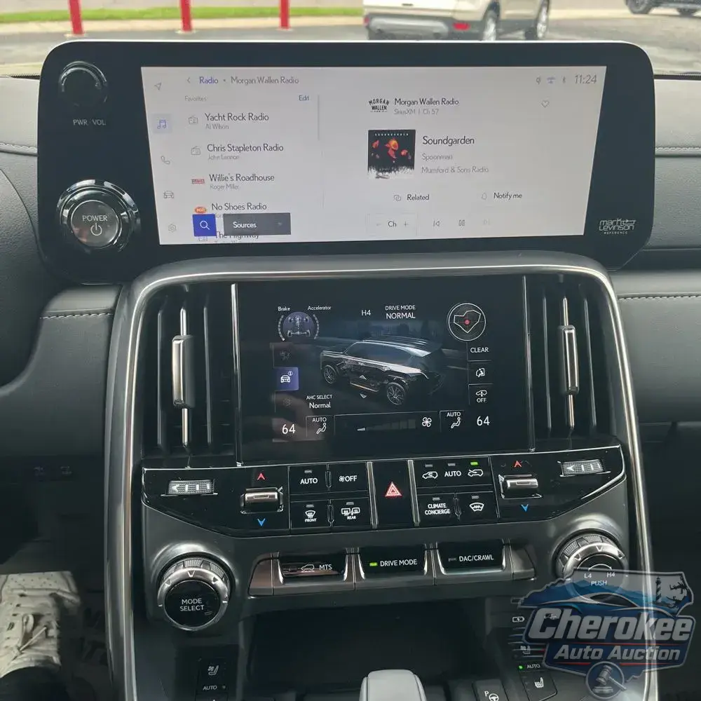2025 Lexus LX 700h Overtrail