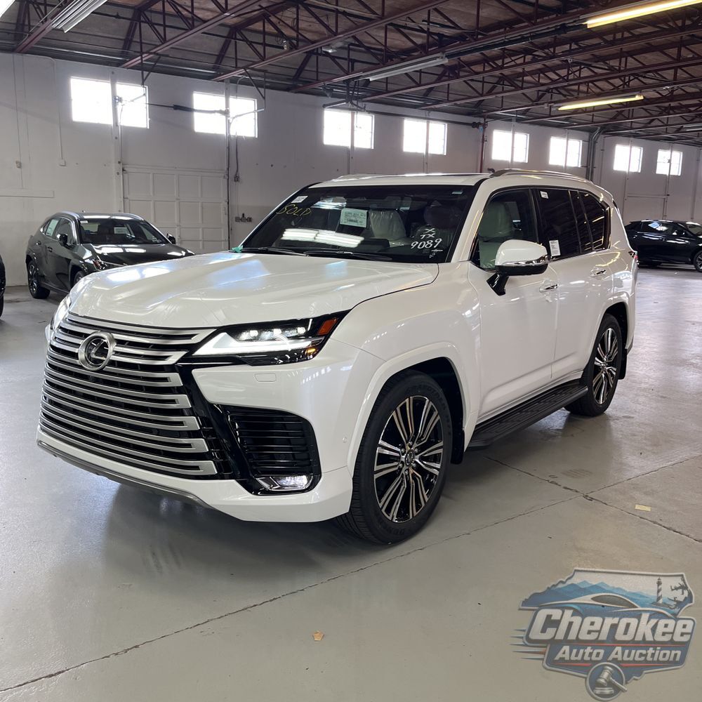 2025 Lexus LX 700h Luxury
