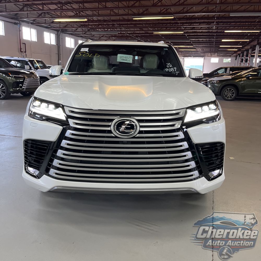 2025 Lexus LX 700h Luxury