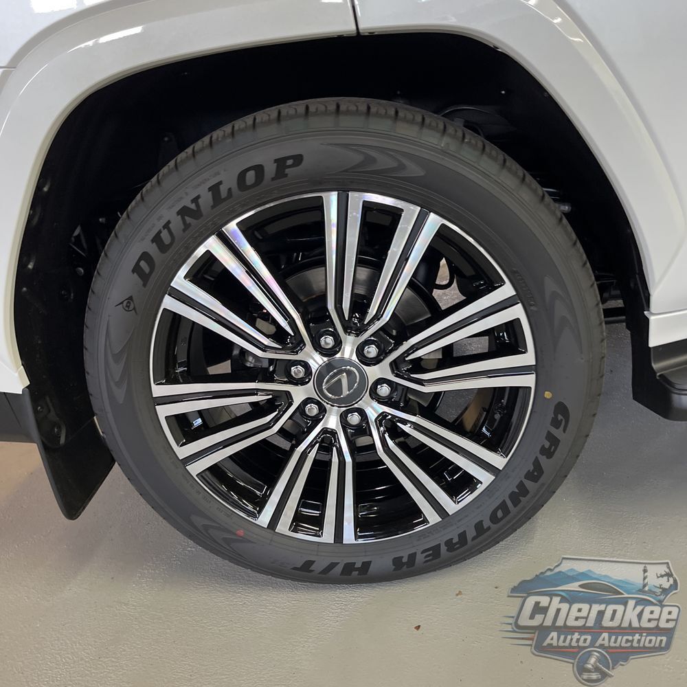 2025 Lexus LX 700h Luxury