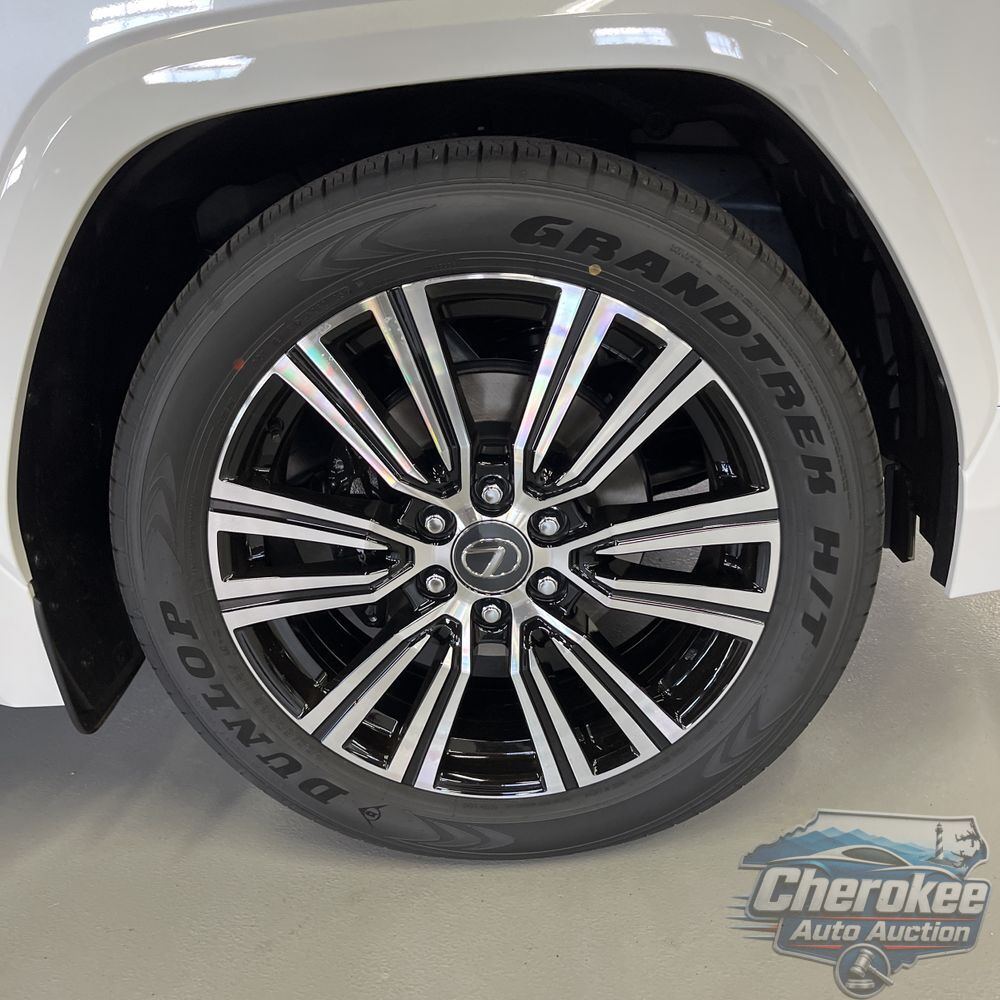 2025 Lexus LX 700h Luxury