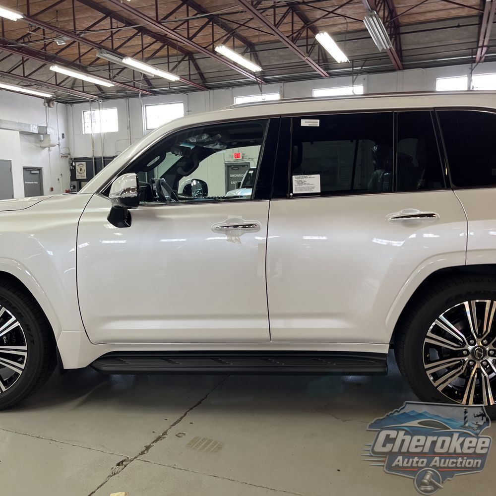 2025 Lexus LX 700h Luxury