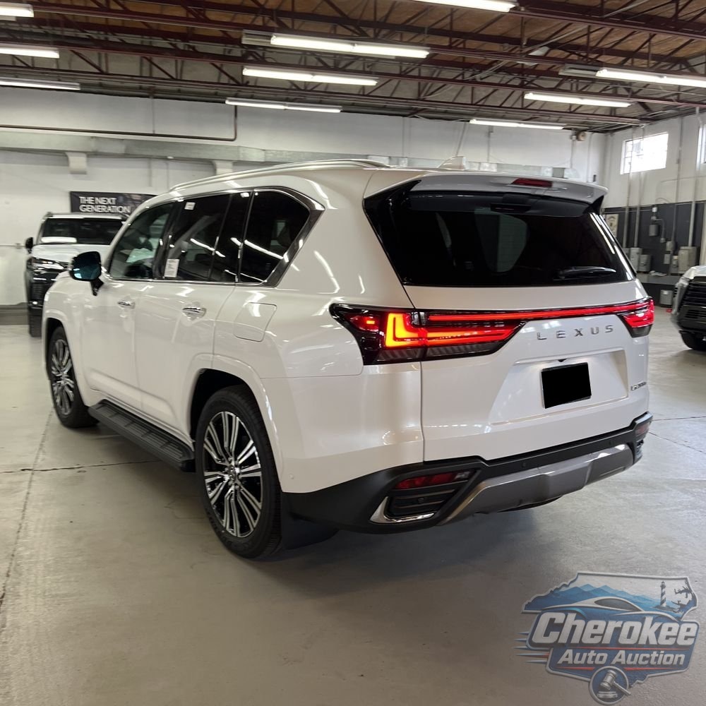 2025 Lexus LX 700h Luxury
