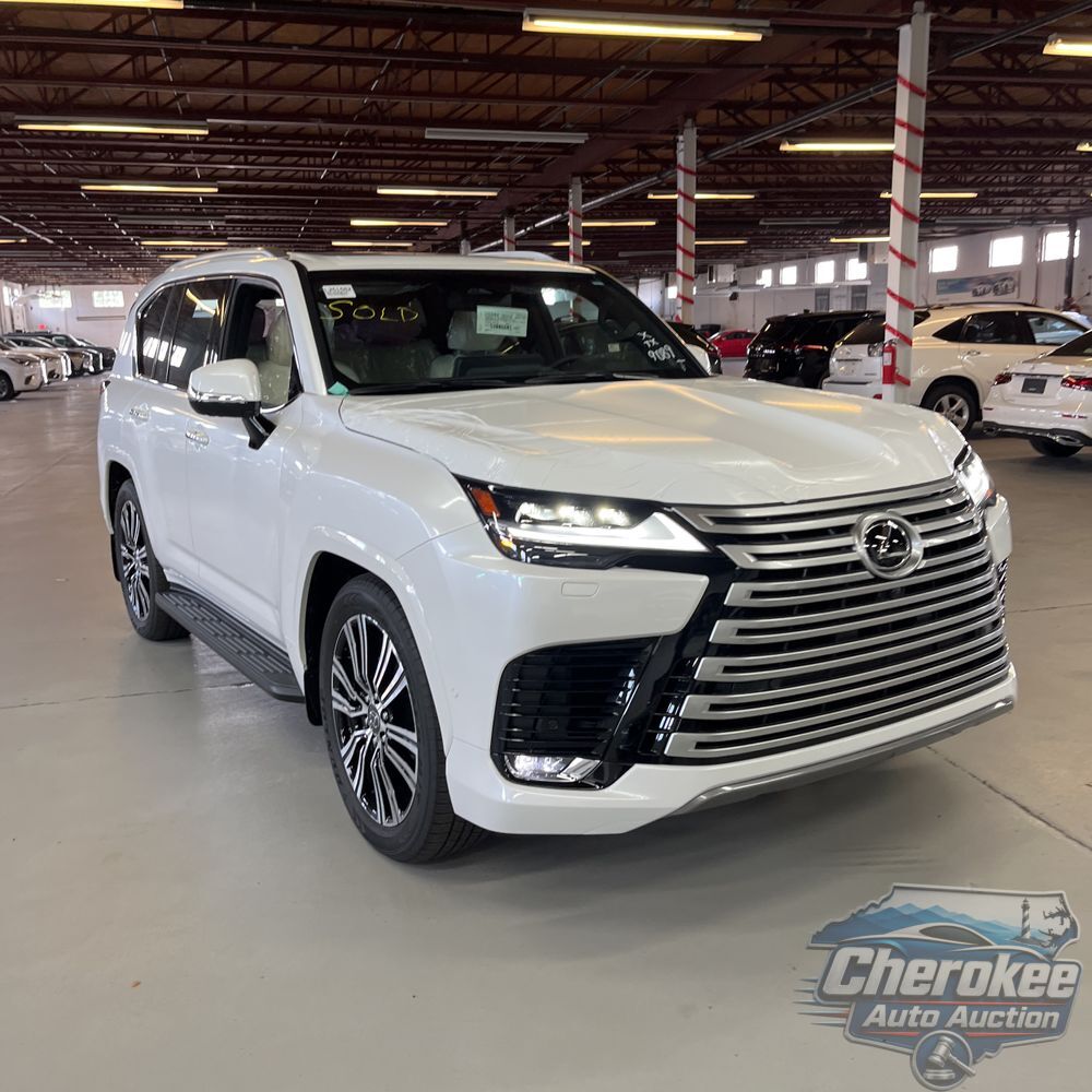 2025 Lexus LX 700h Luxury