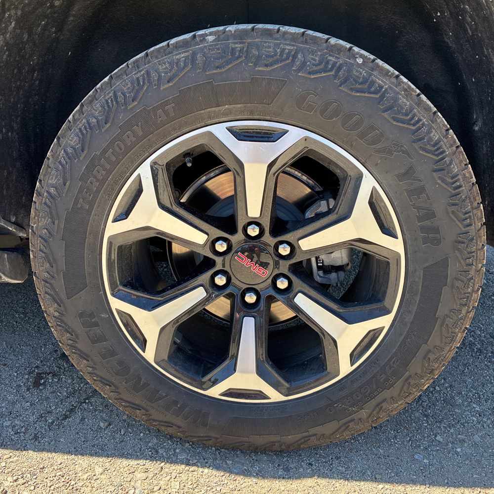2025 GMC Yukon AT4