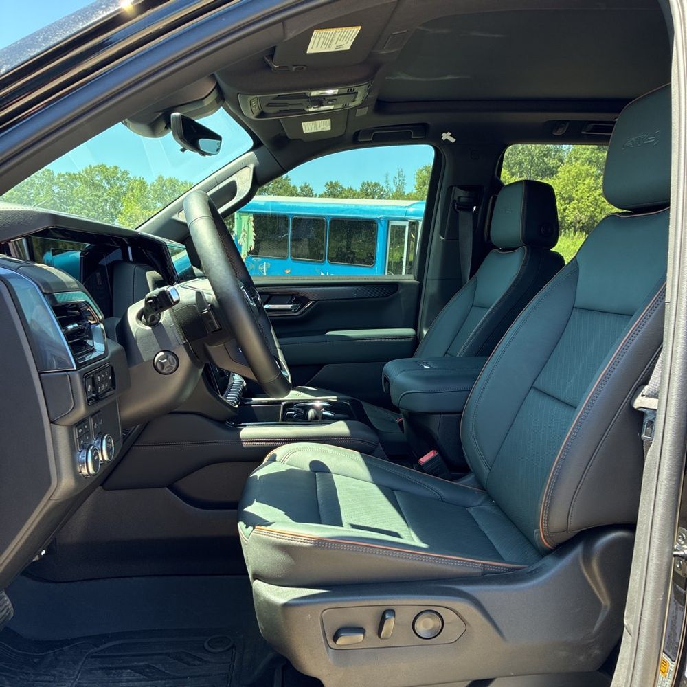 2025 GMC Yukon AT4