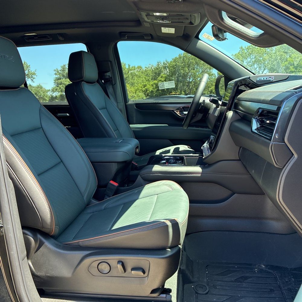 2025 GMC Yukon AT4