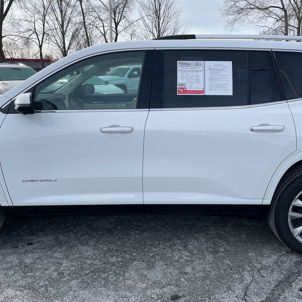 2024 GMC Acadia Denali