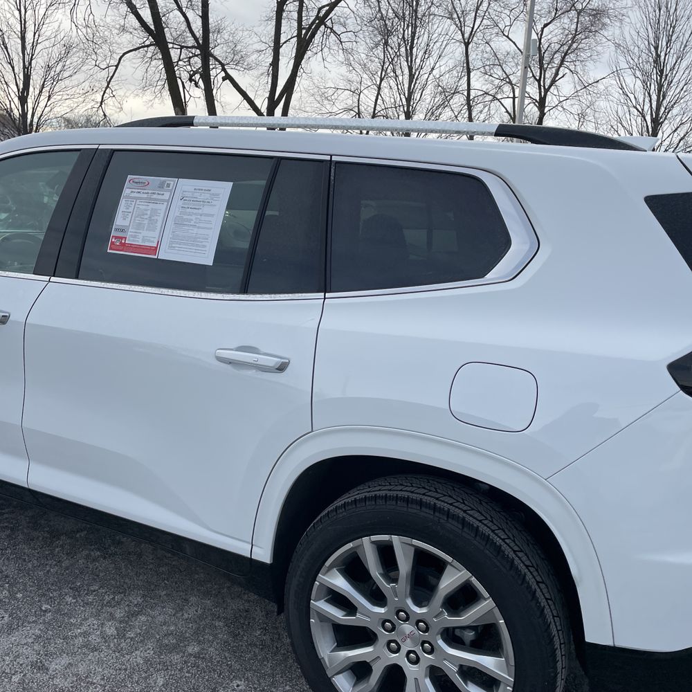 2024 GMC Acadia Denali
