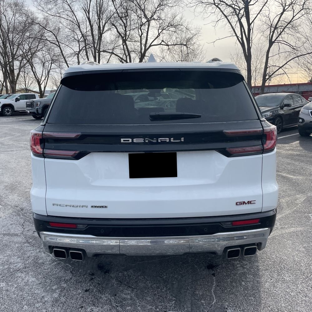 2024 GMC Acadia Denali
