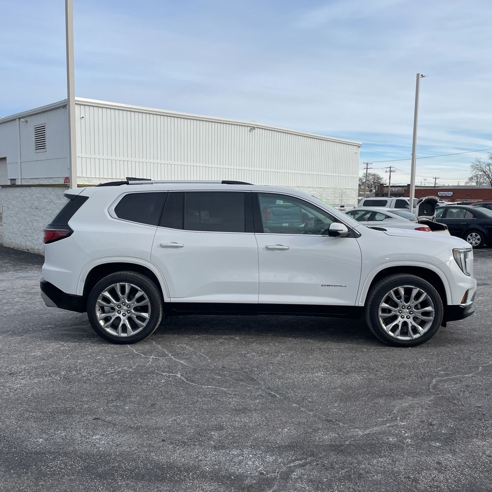 2024 GMC Acadia Denali