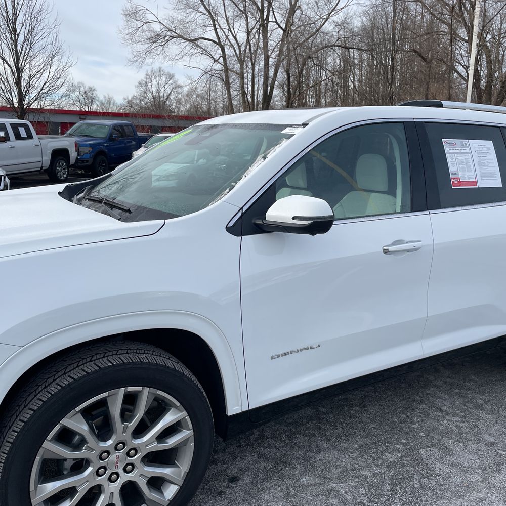 2024 GMC Acadia Denali