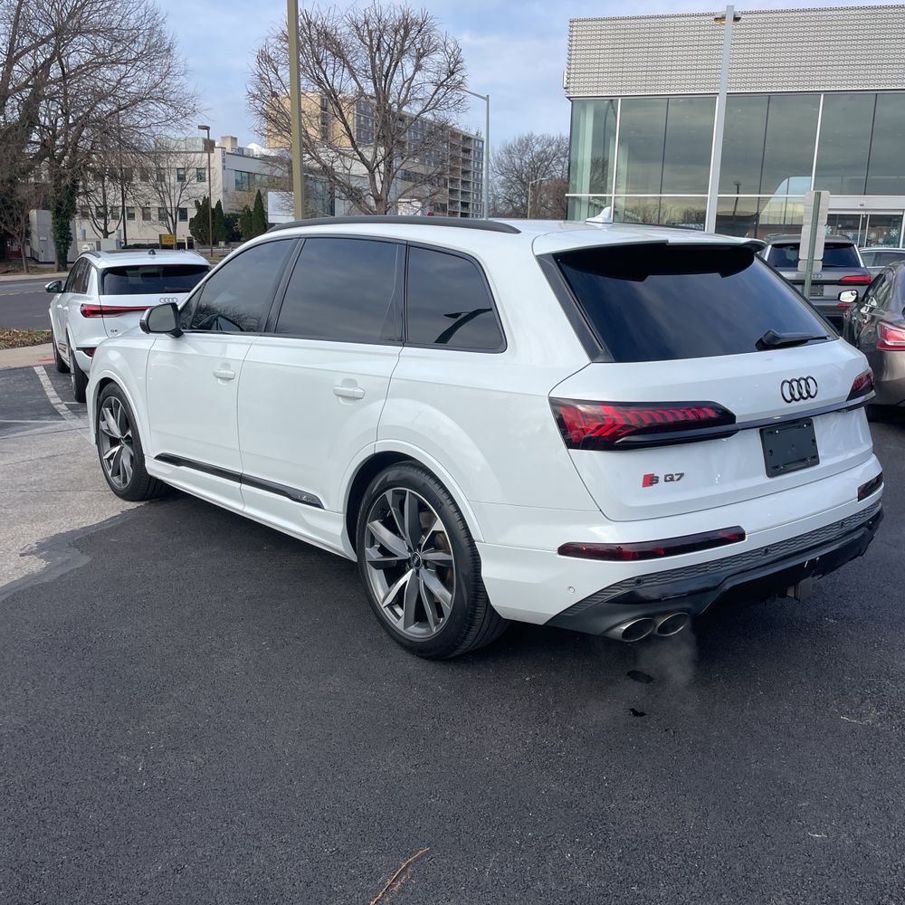 2021 Audi SQ7 Premium Plus