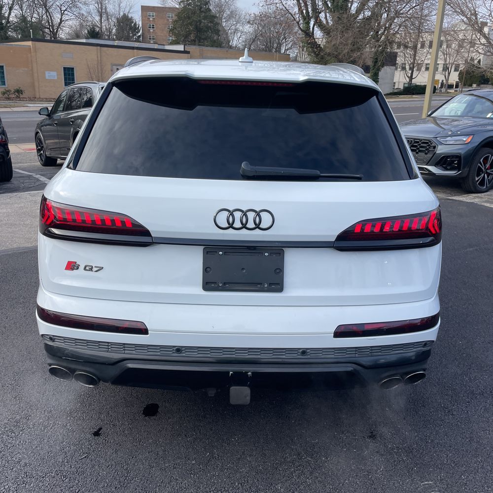 2021 Audi SQ7 Premium Plus