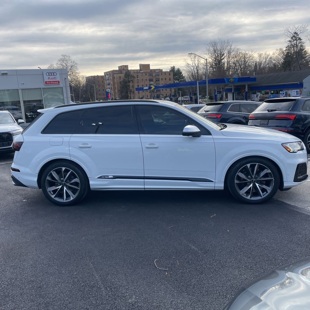2021 Audi SQ7 Premium Plus