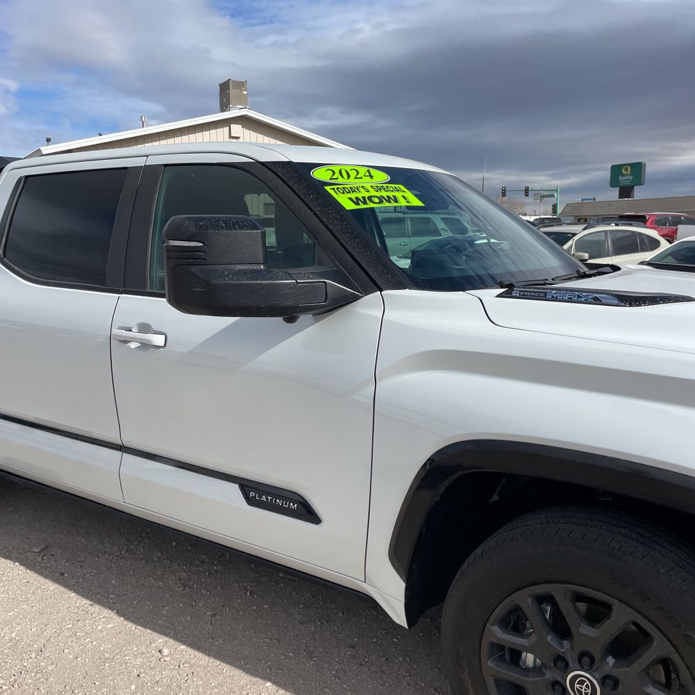 2024 Toyota Tundra Platinum HV