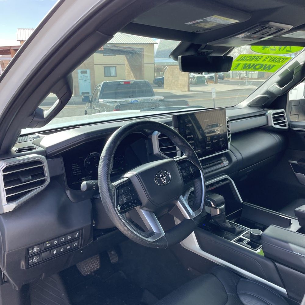 2024 Toyota Tundra Platinum HV