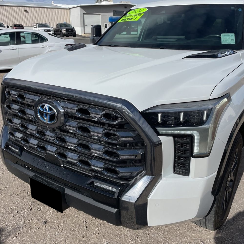 2024 Toyota Tundra Platinum HV