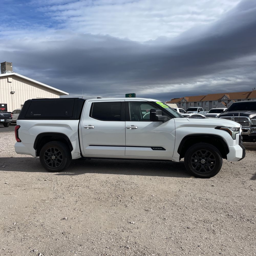 2024 Toyota Tundra Platinum HV