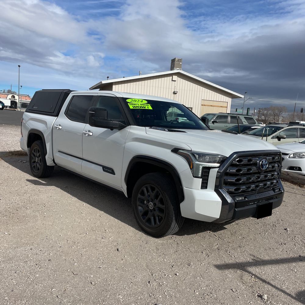 2024 Toyota Tundra Platinum HV