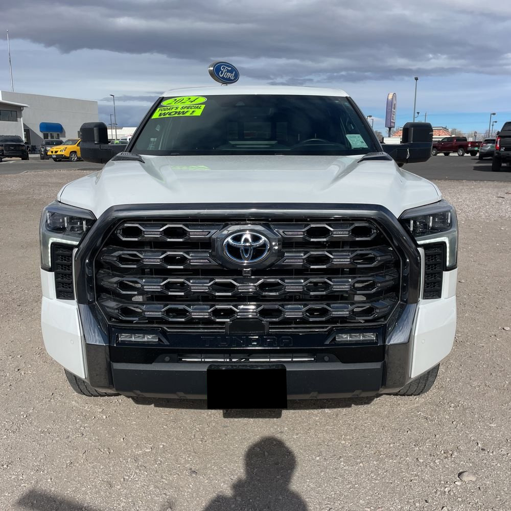2024 Toyota Tundra Platinum HV