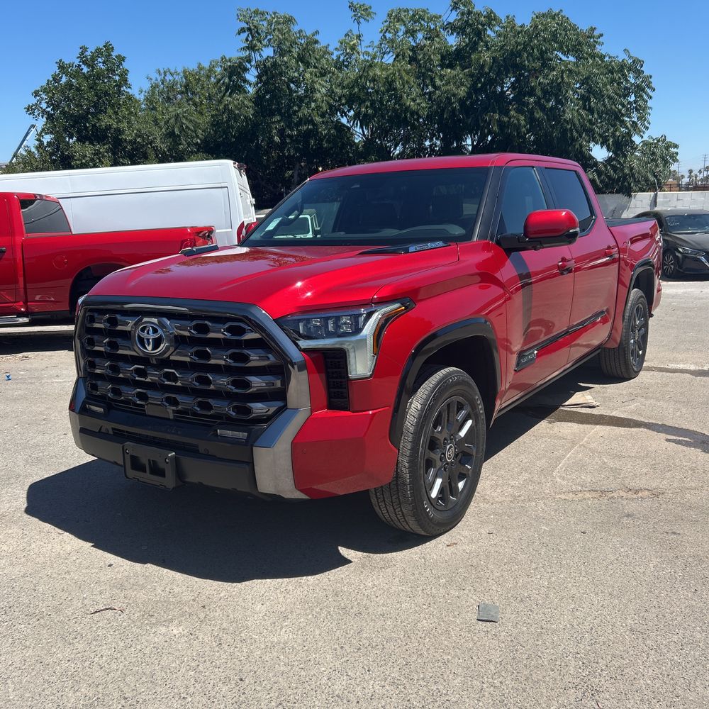 2024 Toyota Tundra Platinum HV