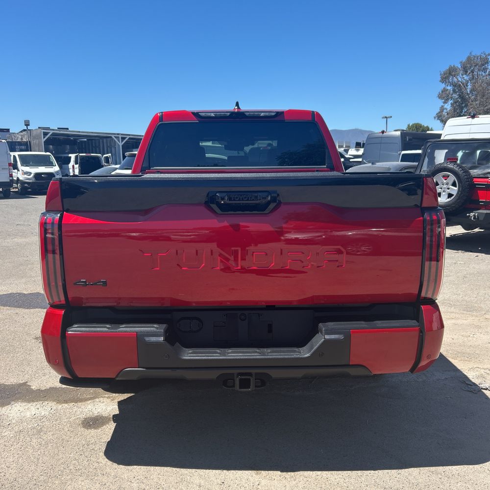 2024 Toyota Tundra Platinum HV