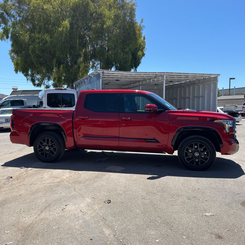 2024 Toyota Tundra Platinum HV