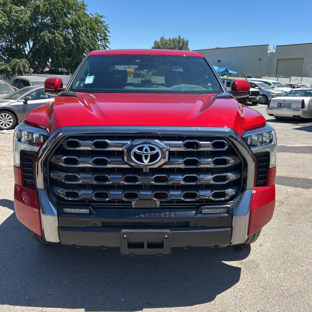 2024 Toyota Tundra Platinum HV