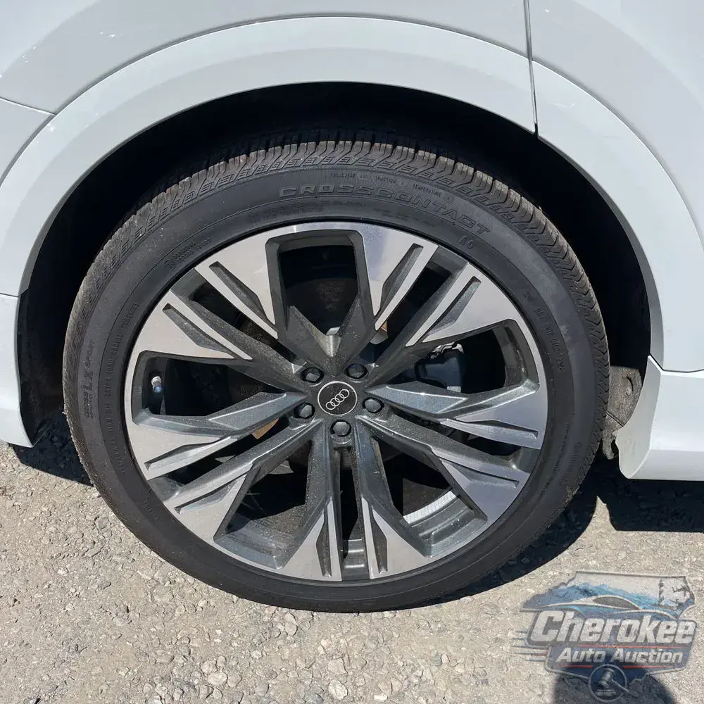 2025 Audi Q8 Premium 55