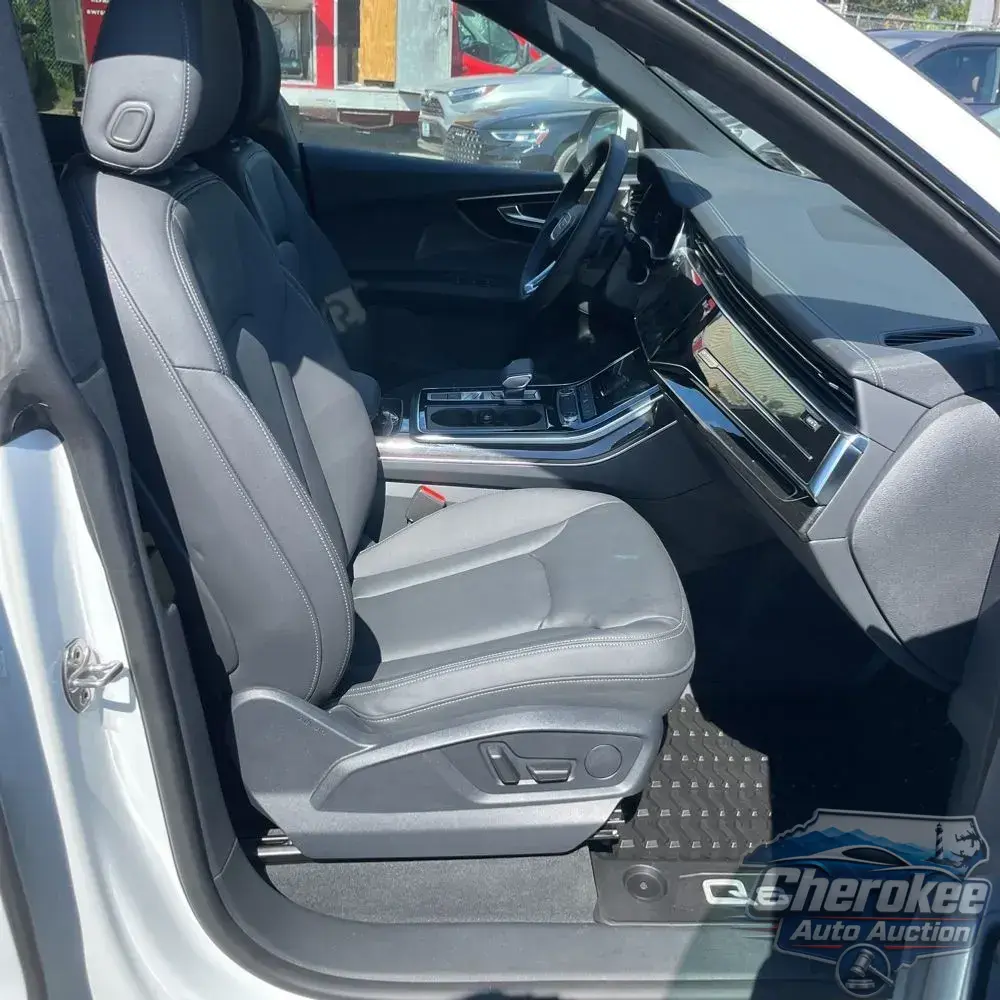 2025 Audi Q8 Premium 55