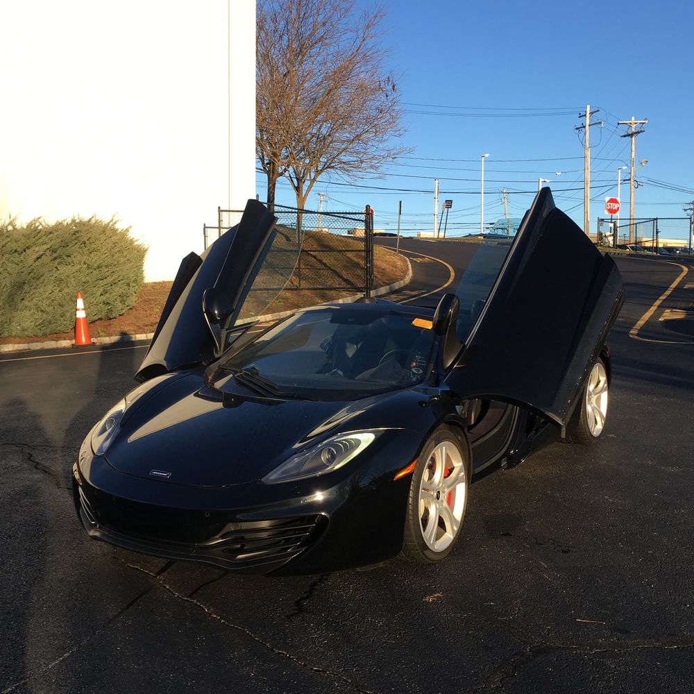 2013 McLaren MP4-12C