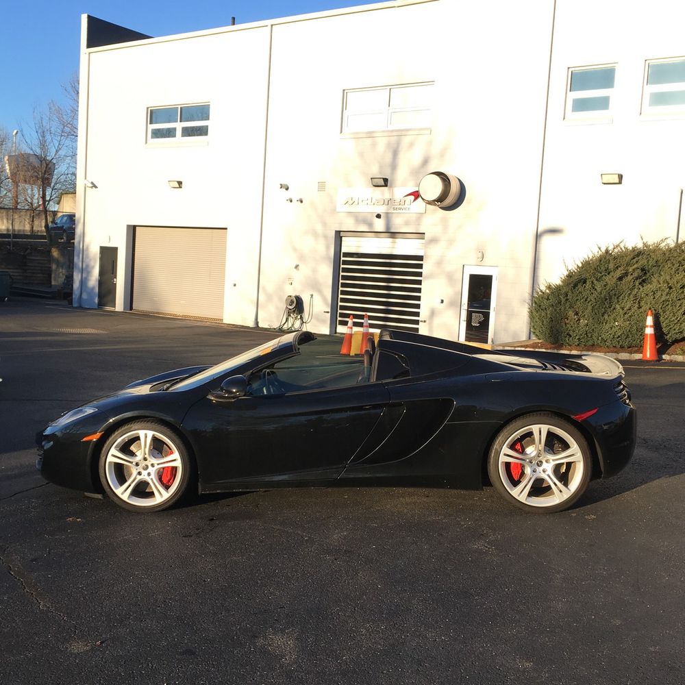 2013 McLaren MP4-12C Base