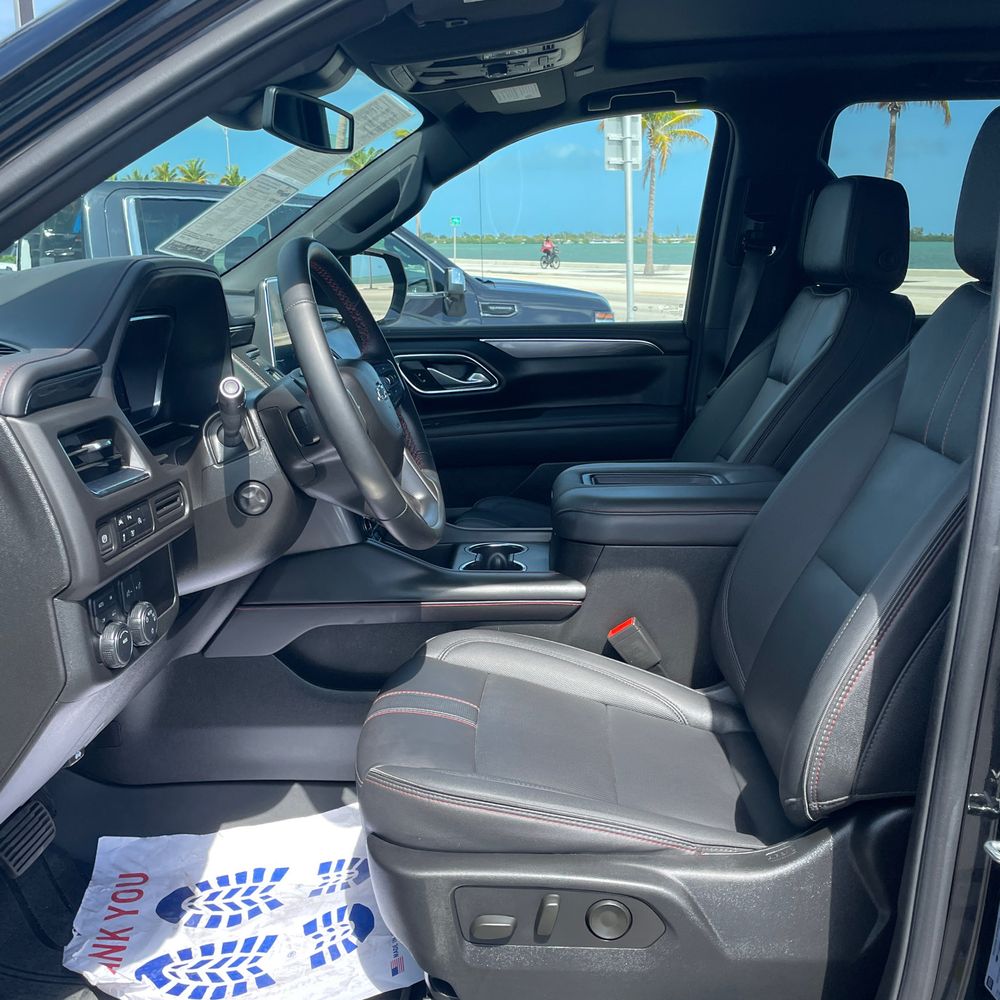 2023 Chevrolet Suburban RST