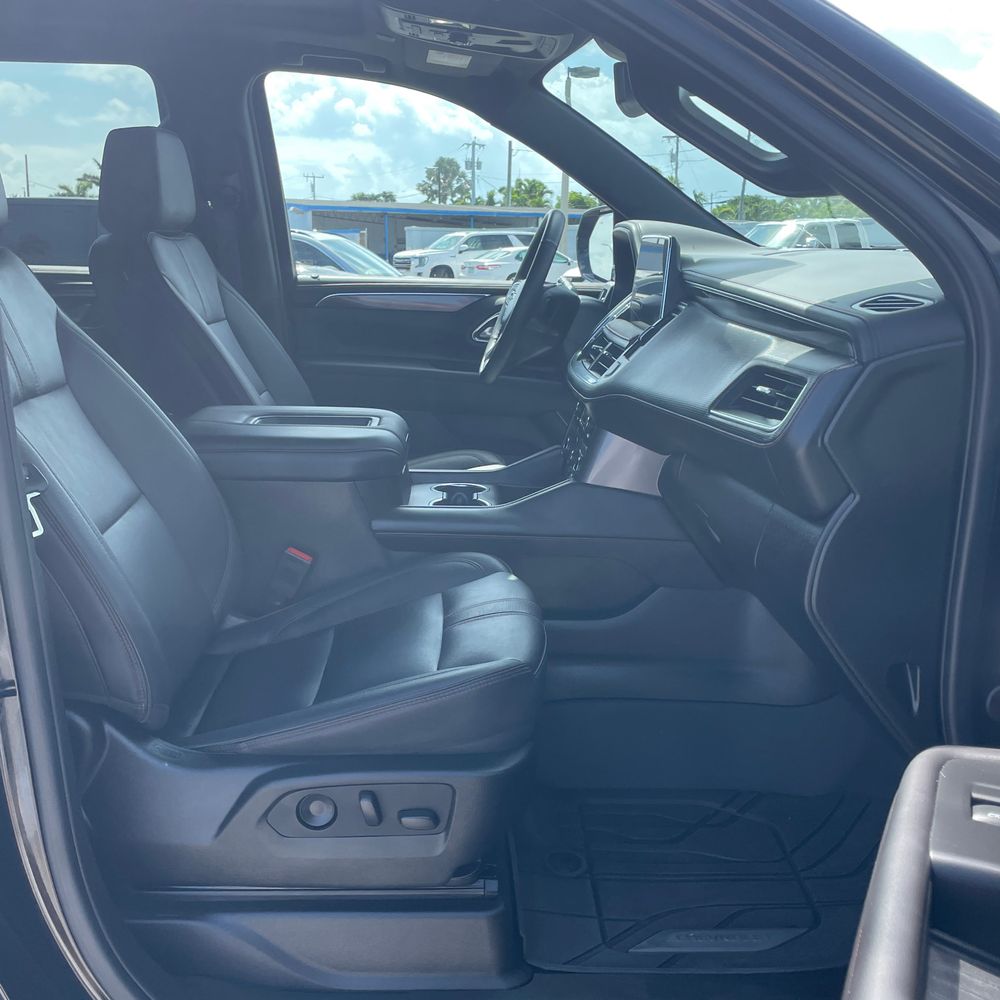 2023 Chevrolet Suburban RST