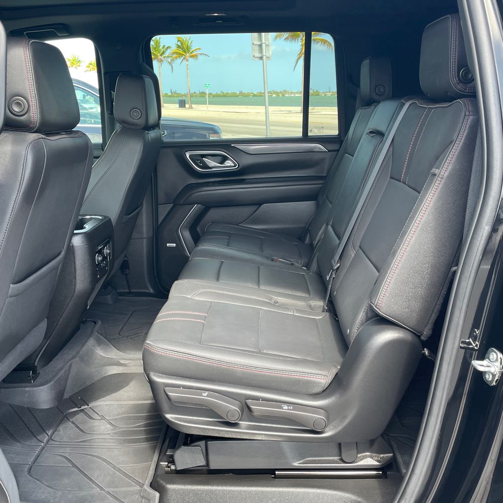 2023 Chevrolet Suburban RST
