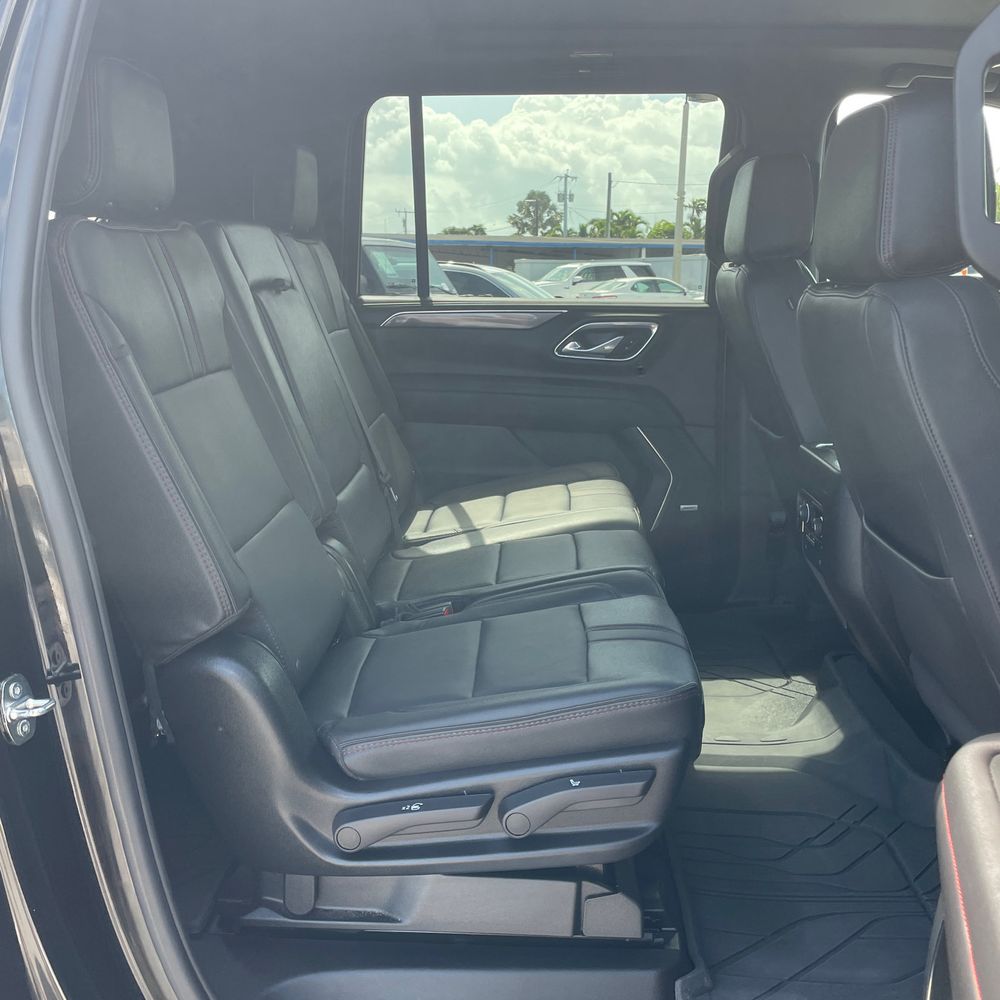 2023 Chevrolet Suburban RST