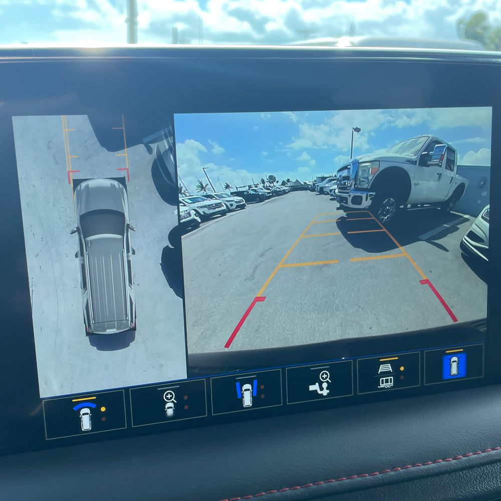 2023 Chevrolet Suburban RST