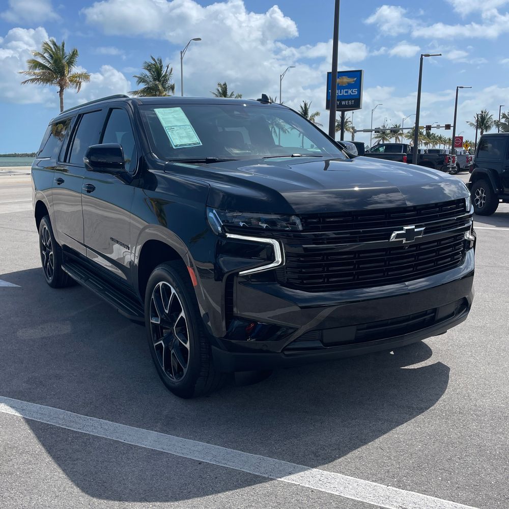 2023 Chevrolet Suburban RST