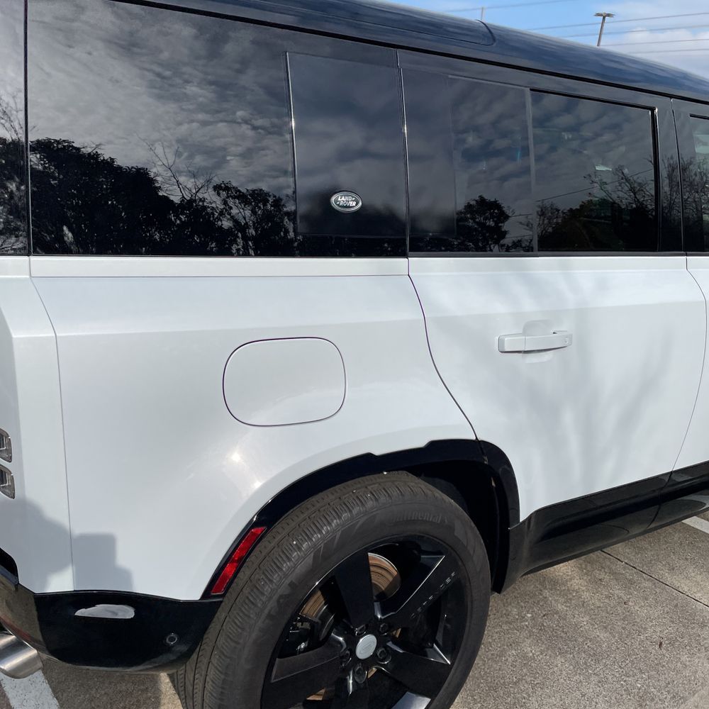 2023 Land Rover Defender 110 V8