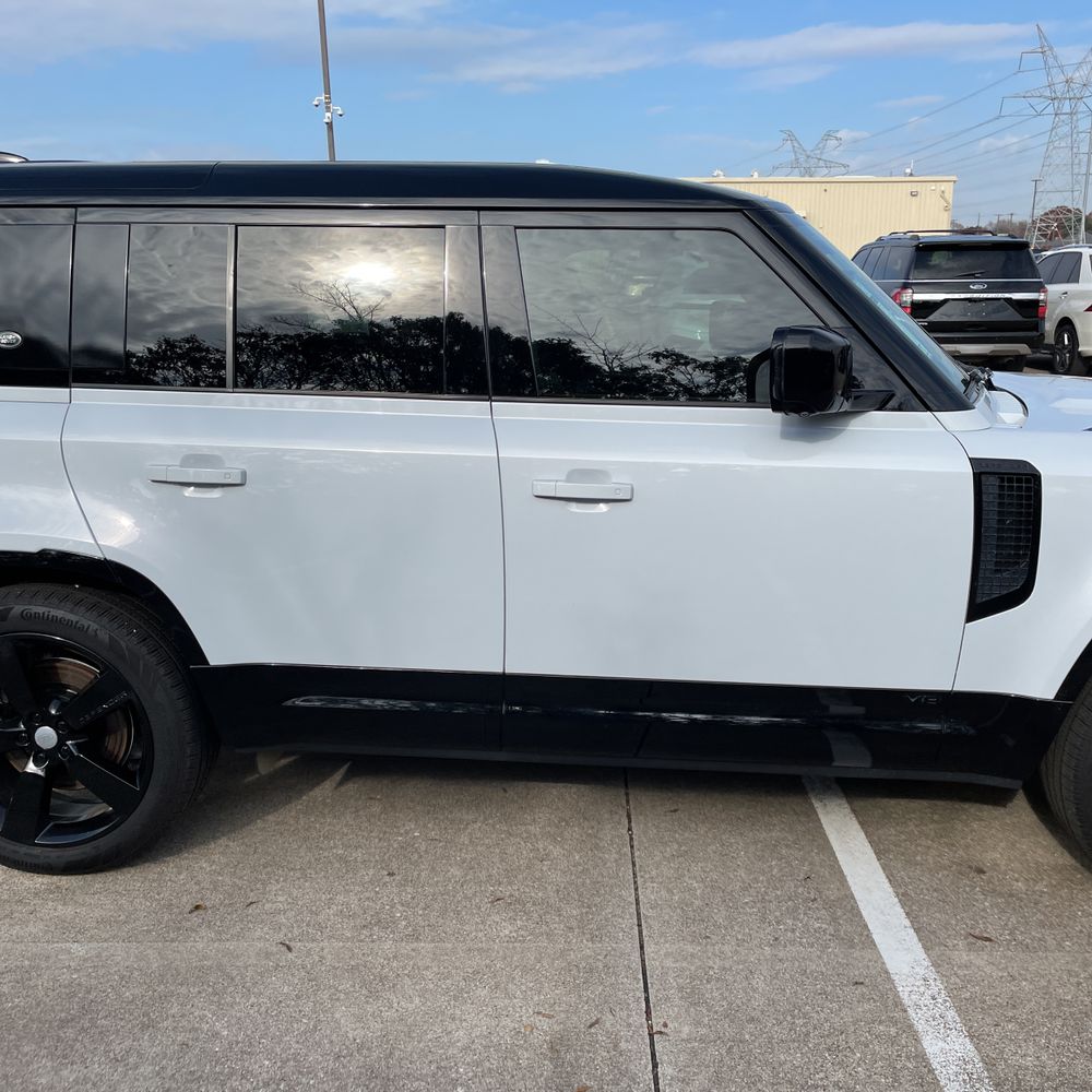 2023 Land Rover Defender 110 V8