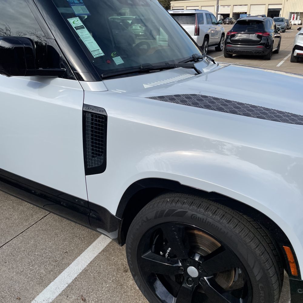 2023 Land Rover Defender 110 V8