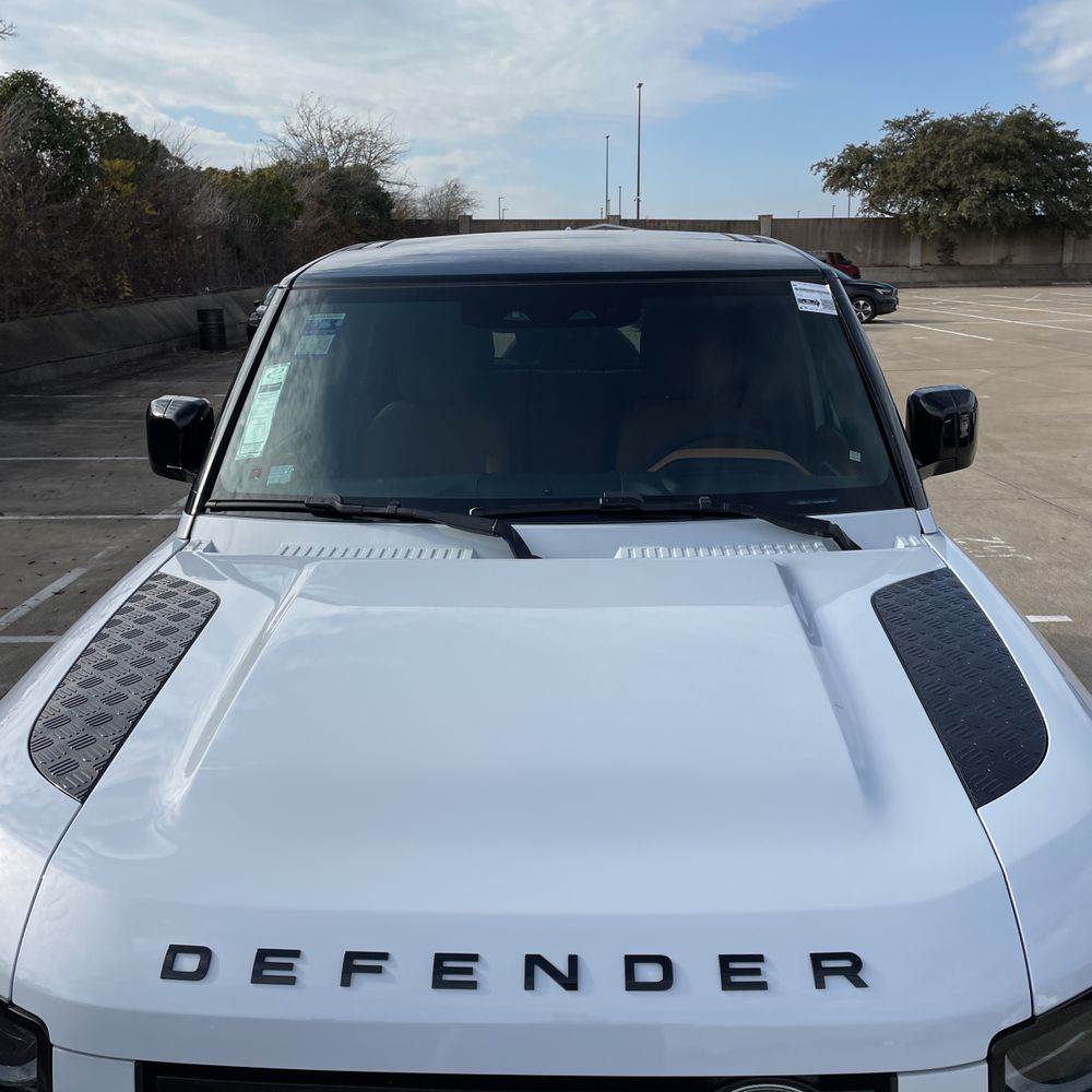 2023 Land Rover Defender 110 V8